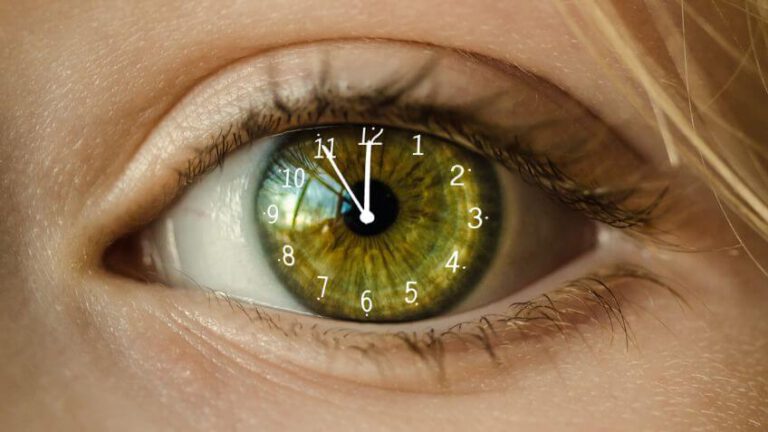 Hoe lang mag je je lenzen in hebben | Lenzen Vergelijken